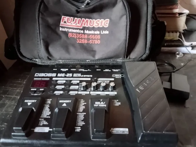 Pedaleira BOSS ME-25 + Fonte + Case - Completa