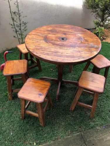 JOGO DE MESA COM 6 BANCOS *oportunidade
