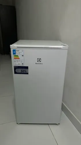 Frigobar Electrolux branco
