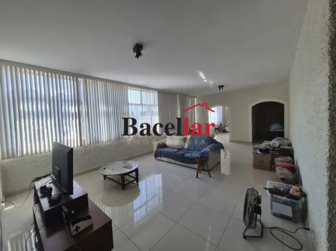 Cobertura : Linear / Residencial / Tijuca