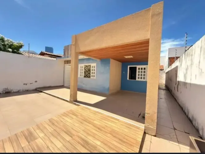 Vende-se esta casa 