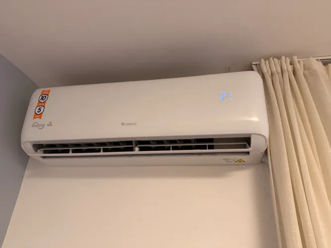 Ar condicionado split Gree 12.000btus quente - frio, Inverter 220v
