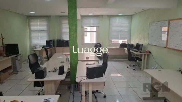 Ótima sala comercial no Edifício Guarani.