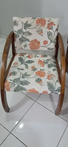 2 Poltronas em Madeira