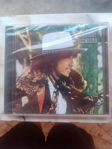 CD Novo Lacrado só 50,00