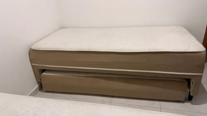 Cama box Solteiro com auxiliar seminova