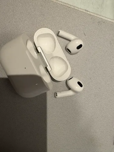 AirPods 3