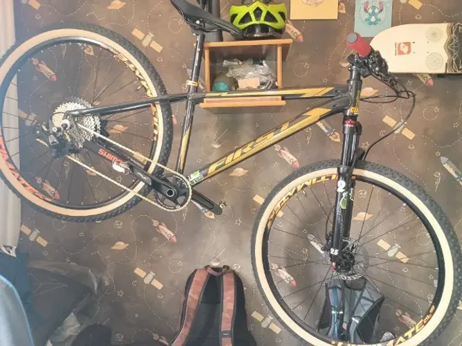 Bicicleta aro 29 First Smith 12velocidades
