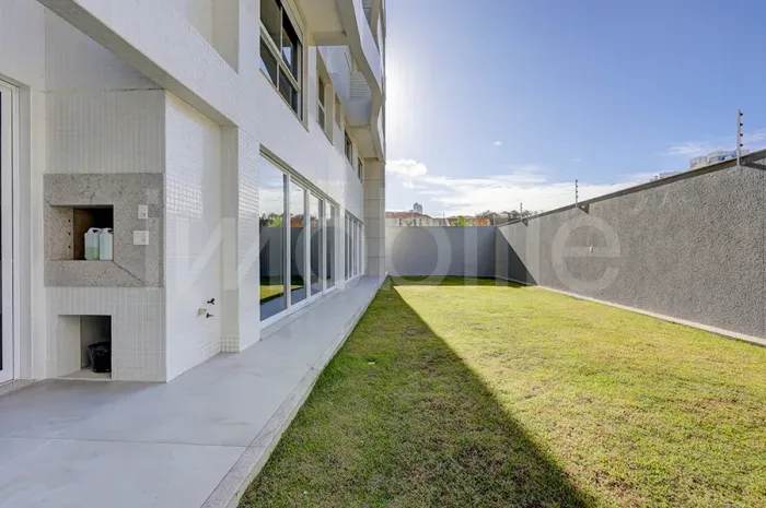 Apartamento Garden Duplex no Edifício Le Blanc na Praia Brava