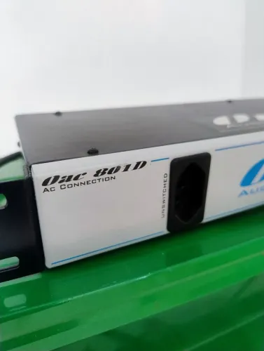 Filtro De Linha Oneal OAC 801D Profissional Para Som E Rack