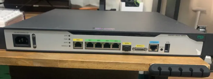 Roteador Corporativo HPE MSR1002-4 (JG875A) - Usado