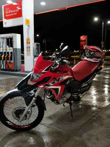 Moto impecável 