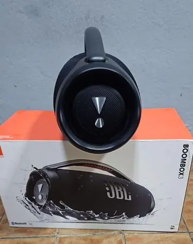 CAIXA BOOM BOX JBL R$1.300<br><br>MASSIVE SOUND JBL 1.200.