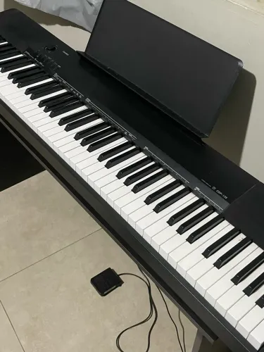 Piano eletrônico Casio CDP-135