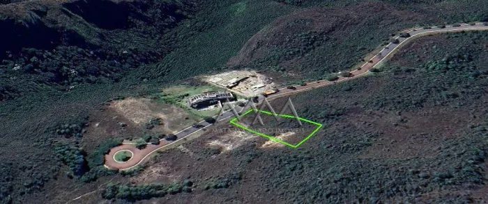 Lote à venda no condomínio Quintas do Morro