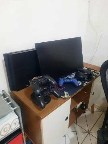 Vendo ps4 excelente estado
