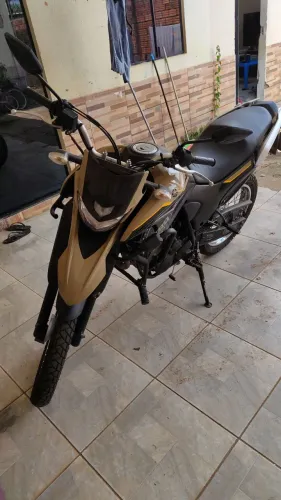 XTZ Lander impecável