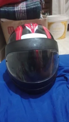 Este é um capacete fechado Pro Tork modelo Sport Moto 788