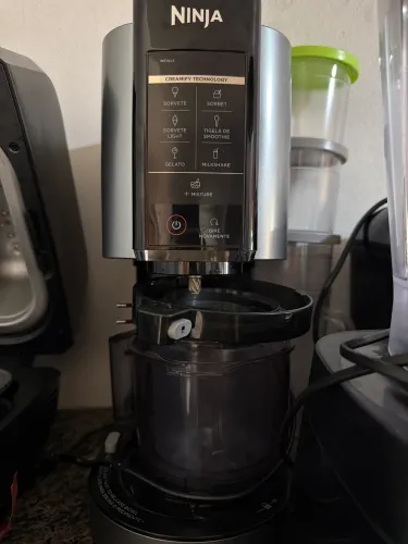 NINJA CREAMI 220V usada com 5 meses de garantia