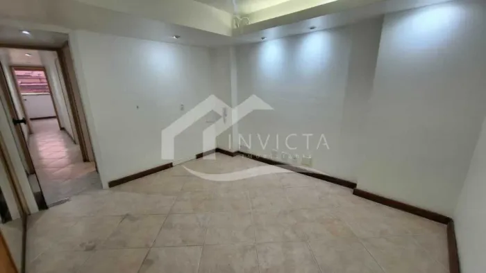 MARAVILHOSA SALA COMERCIAL A VENDA COM DUAS VAGAS DE GARAGEM NA ESCRITURA!!!