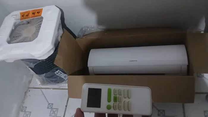 Vendo ar condicionado motivo da venda vou sair do país 8 meses de uso novo