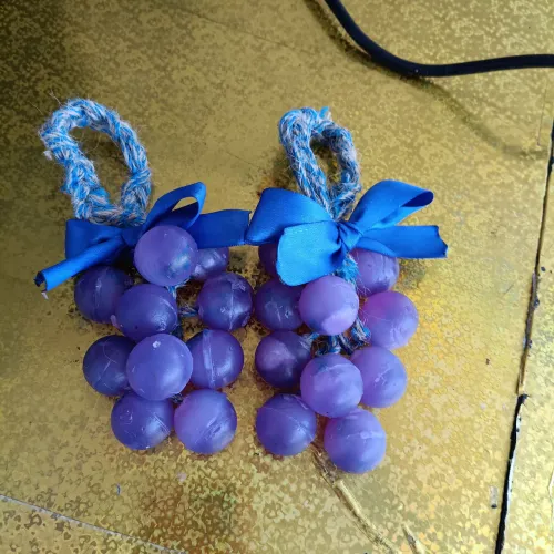 Sabonetes artesanais cacho de uva 25 reais cada * faça já sua encomenda