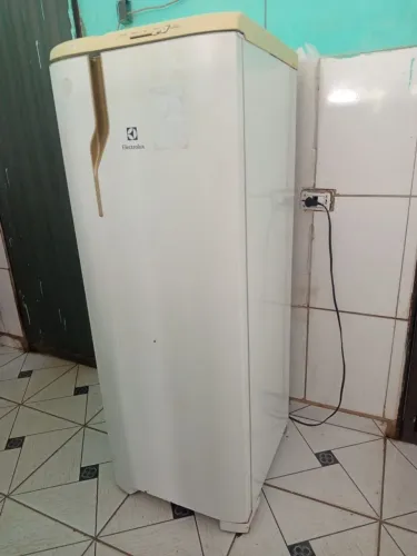 Geladeira Electrolux 340 litros 