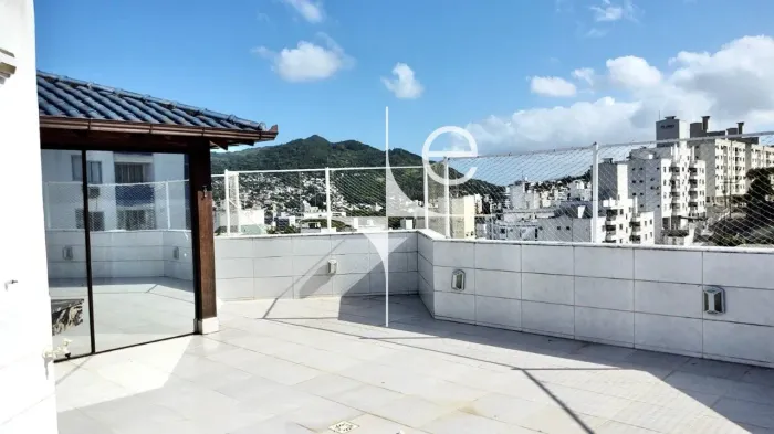 Cobertura 3 quartos na Carvoeira
