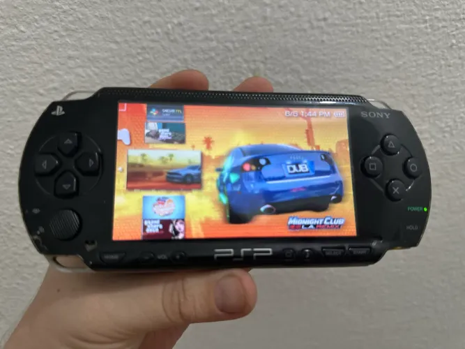 Videogame PSP Destravado 32Gb Lotado De Jogos + Carregador