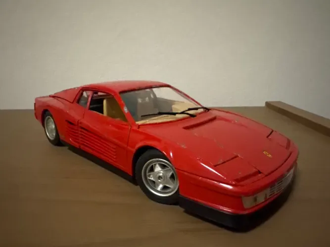 Miniatura 1:18 Ferrari TESTAROSSA 1984 Bburago