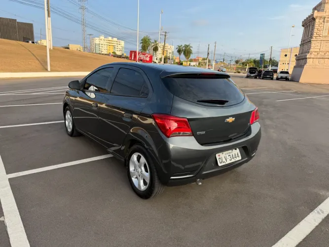 Chevrolet Onix Hatch LT 1.4 8V Flex Mec. 4P 2019