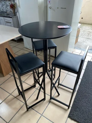Mesa bistrô com 3 cadeiras 