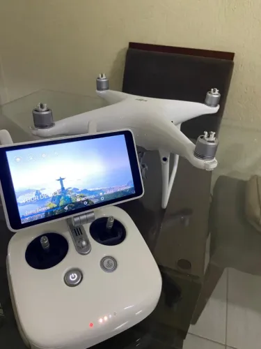Drone DJI Phantom 4 Pro+ - Semi Novo | Controle com Tela | 3 Baterias