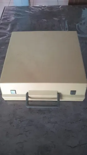 Máquina datilografia antiga marca olivetti
