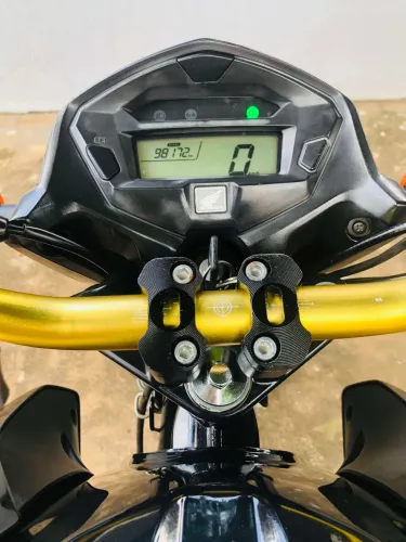Honda Fan 125 completa com rodas e guidão esportivo