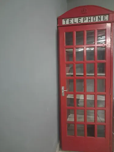 Cabine telefônica antiga