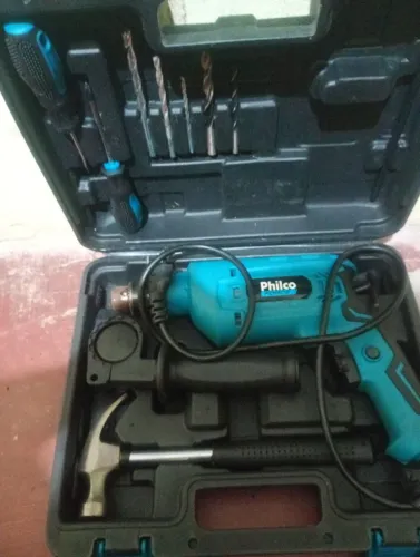 vende-se uma furadeira semi nova
