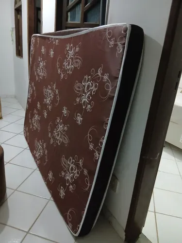Vendo colchão de casal em perfeito estado de conservação. Contato * Jô