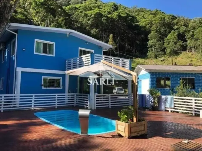 Imóvel para venda possui 370 metros quadrados com 3 quartos