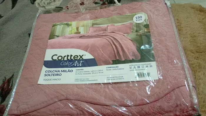 Vende-se colcha de solteiro Nova
