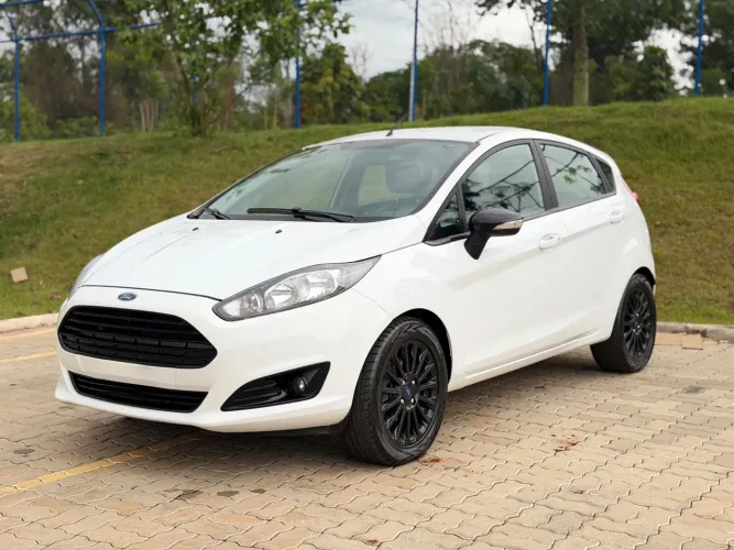 Ford Fiesta SEL 1.6 16V Flex Mec. 5P 2017