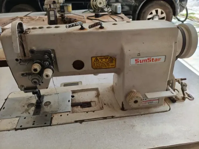 Máquina de Costura Industrial SunStar Reta + Mesa + Motor 110/220V