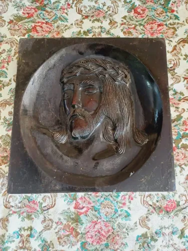 Quadro de madeira arte sacra aproximadamente 30x30