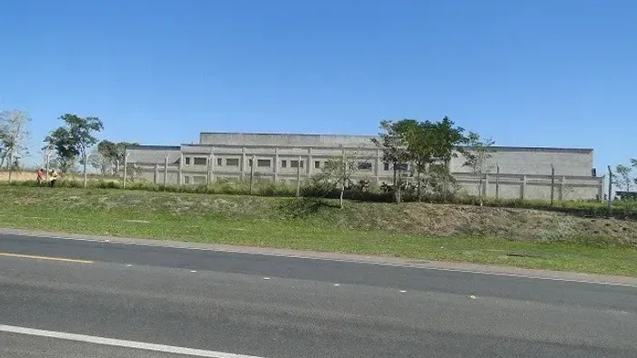 ÁREA 160,000 M² COM 12.000 M² DE GALPÕES TRAVESSÃO DE CAMPOS
