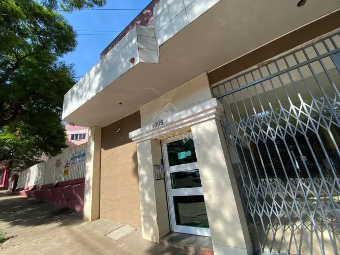 Locação - Apartamento na Zona 07 em Maringá