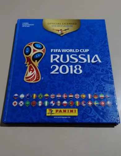 Álbum capa dura normal da copa de 2018, completo