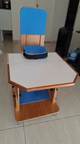 Parapódium Adapt com apoio de pé + Mesa com inclinação