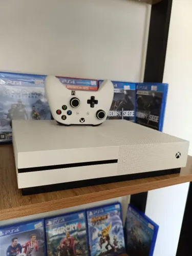 Xbox one s + controle original