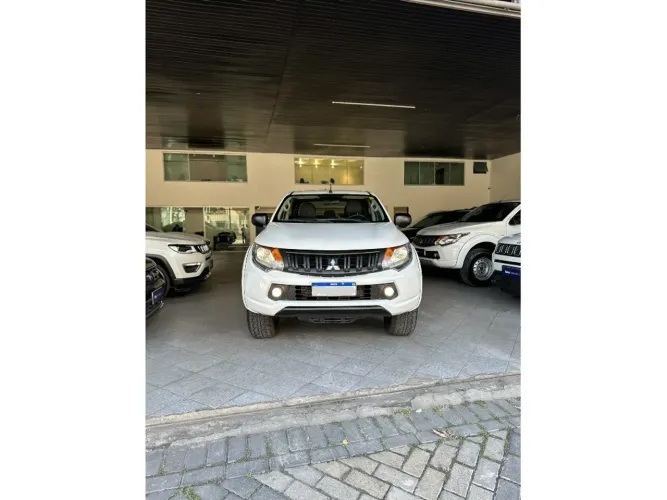 Mitsubishi L200 2.4 16V Turbo Diesel Sport GL CD 4P 4X4 Manual 2023