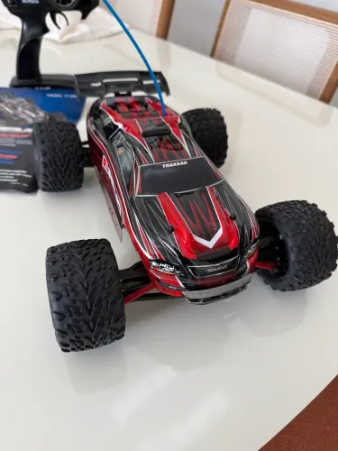 Traxxas E-Revo 1/16